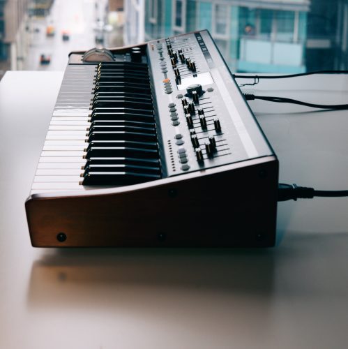 Music-Equipment-Home-Studio-MIDI-Controller